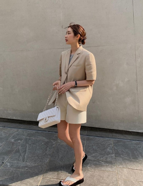 [차정원]chanel 클래식 플랩 백 미디엄(화이트/금장/캐비어)